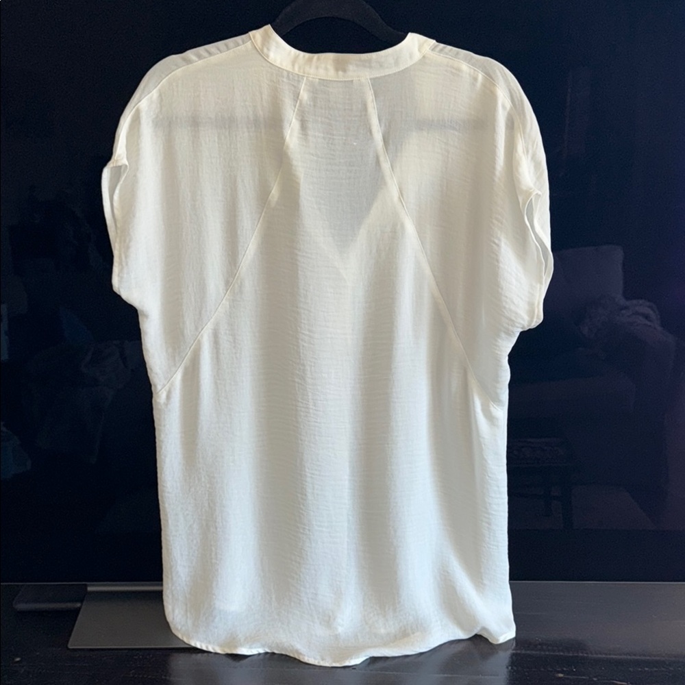 CAbi White Relaxed Buttoned Mandarin Collar Blouse - Picture 3 of 4